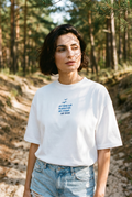 HALO Statement T-Shirt Klappstuhl White Pearl aus der Kasztel Niechorze Kollektion
